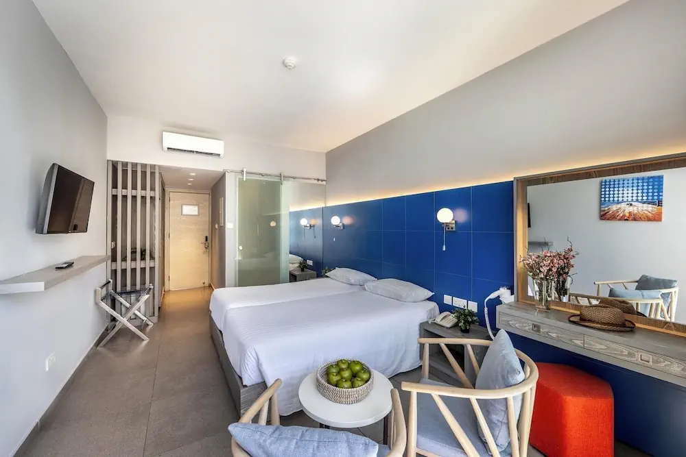 HOTEL: Park Beach Hotel
