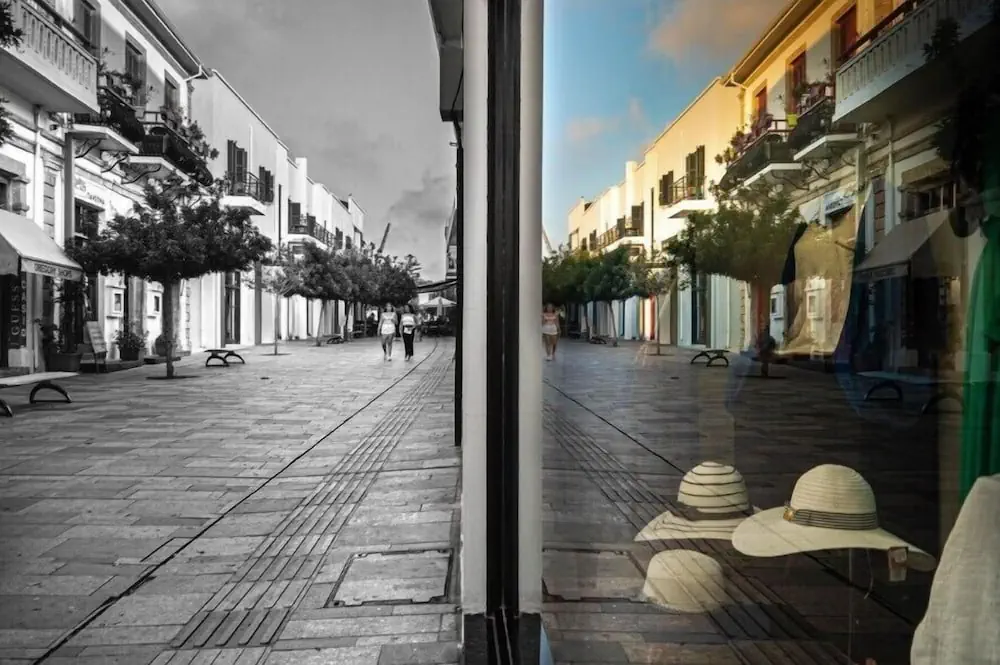 HOTEL: Park Beach Hotel