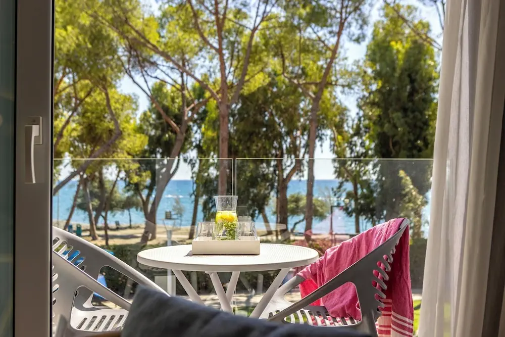 HOTEL: Park Beach Hotel