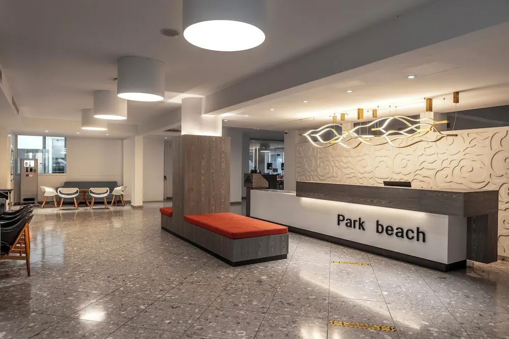 HOTEL: Park Beach Hotel