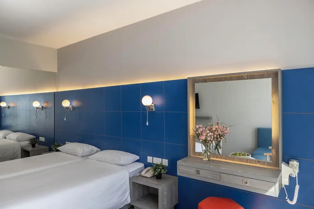 HOTEL: Park Beach Hotel
