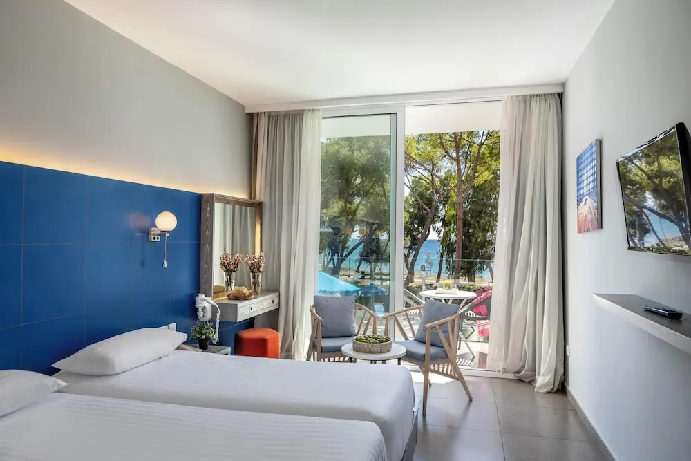 HOTEL: Park Beach Hotel