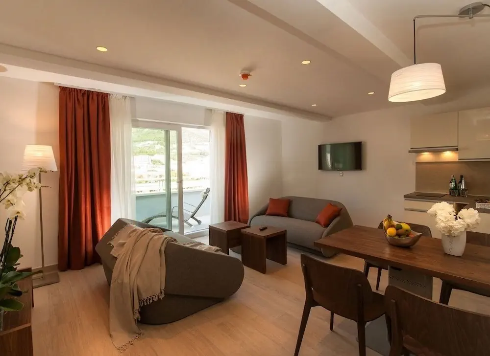 HOTEL: Aparthotel Miramare