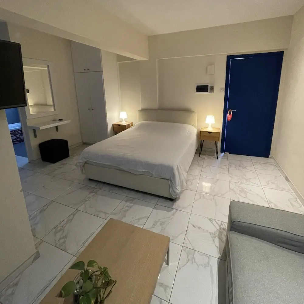 HOTEL: Vrachia Beach Hotel and Suites - Adults only