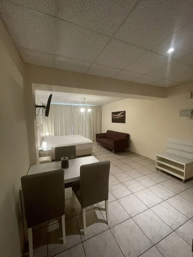 HOTEL: Vrachia Beach Hotel and Suites - Adults only