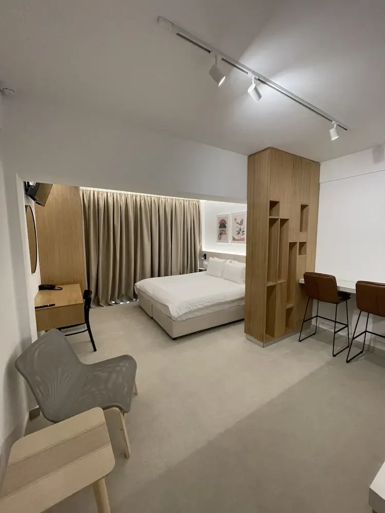 HOTEL: Vrachia Beach Hotel and Suites - Adults only