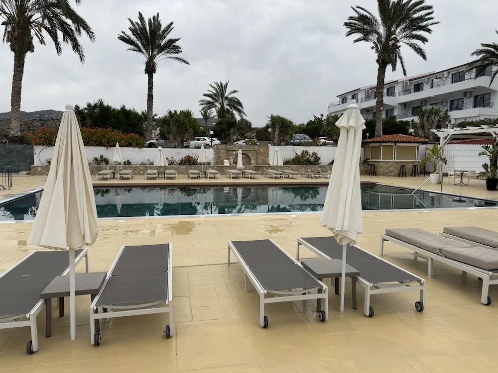 HOTEL: Vrachia Beach Hotel and Suites - Adults only