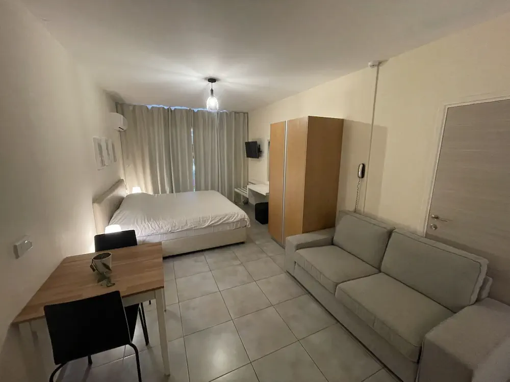 HOTEL: Vrachia Beach Hotel and Suites - Adults only