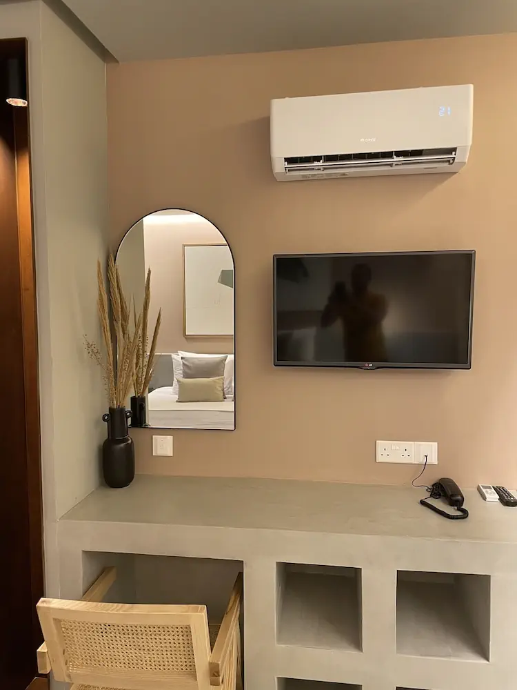 HOTEL: Vrachia Beach Hotel and Suites - Adults only