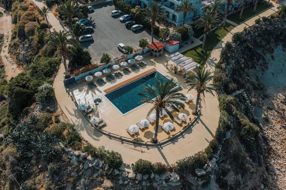 HOTEL: Vrachia Beach Hotel and Suites - Adults only