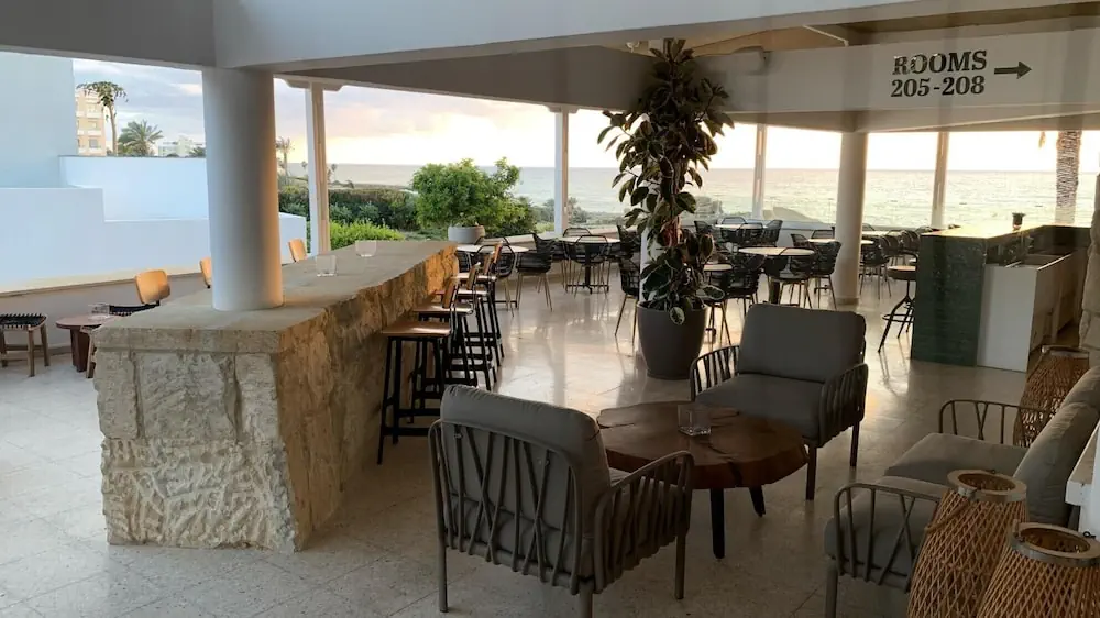 HOTEL: Vrachia Beach Hotel and Suites - Adults only