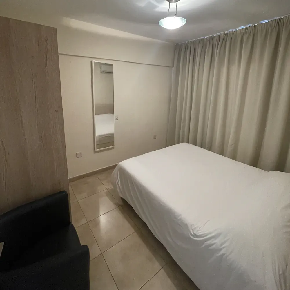 HOTEL: Vrachia Beach Hotel and Suites - Adults only