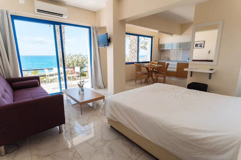 HOTEL: Vrachia Beach Hotel and Suites - Adults only