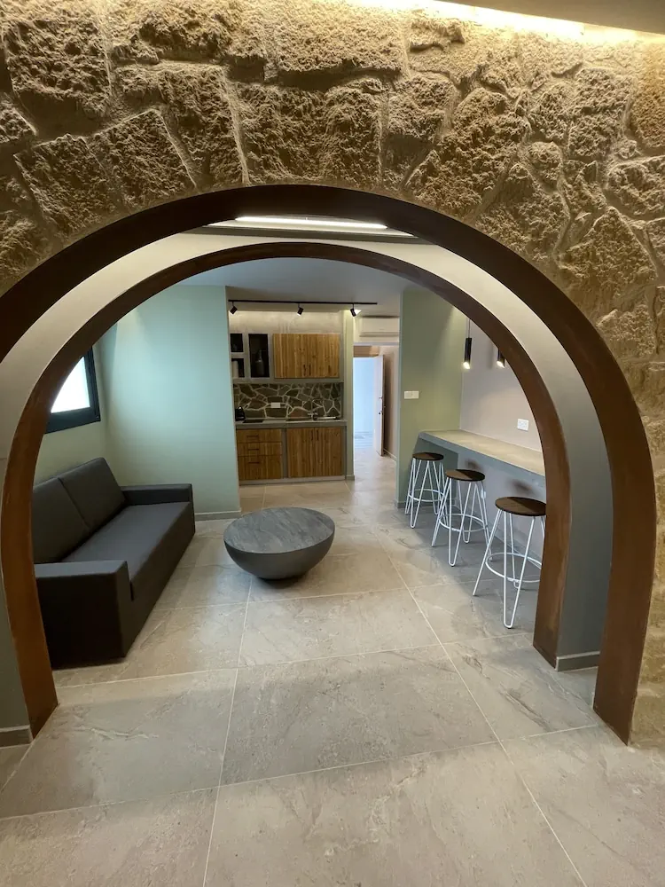 HOTEL: Vrachia Beach Hotel and Suites - Adults only