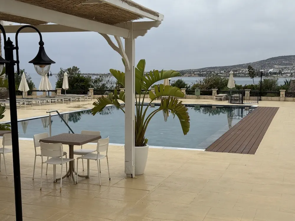 HOTEL: Vrachia Beach Hotel and Suites - Adults only