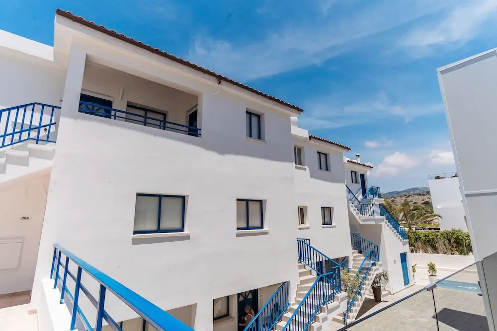 HOTEL: Vrachia Beach Hotel and Suites - Adults only