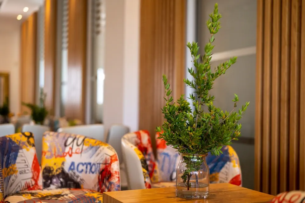 HOTEL: Vrachia Beach Hotel and Suites - Adults only