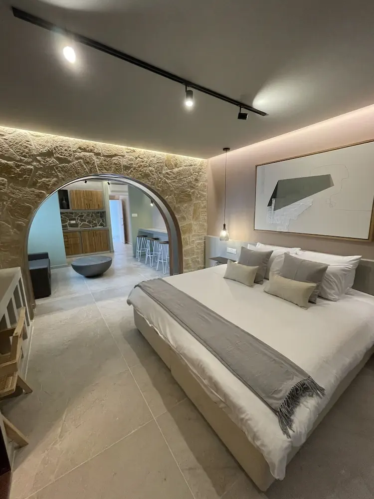 HOTEL: Vrachia Beach Hotel and Suites - Adults only