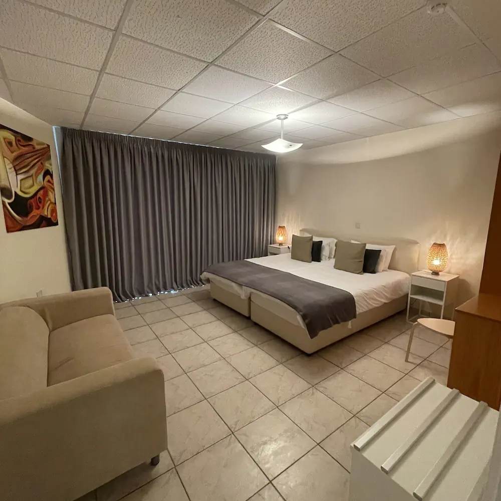 HOTEL: Vrachia Beach Hotel and Suites - Adults only