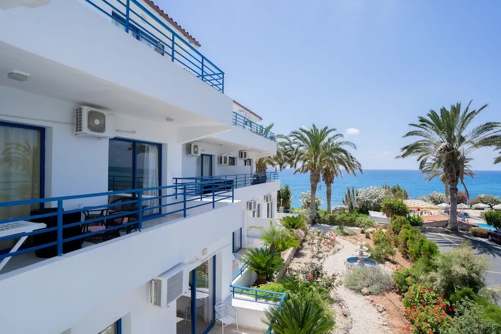 HOTEL: Vrachia Beach Hotel and Suites - Adults only