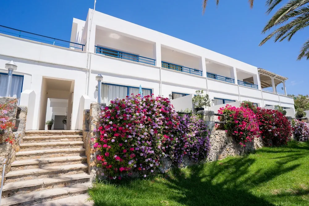 HOTEL: Vrachia Beach Hotel and Suites - Adults only