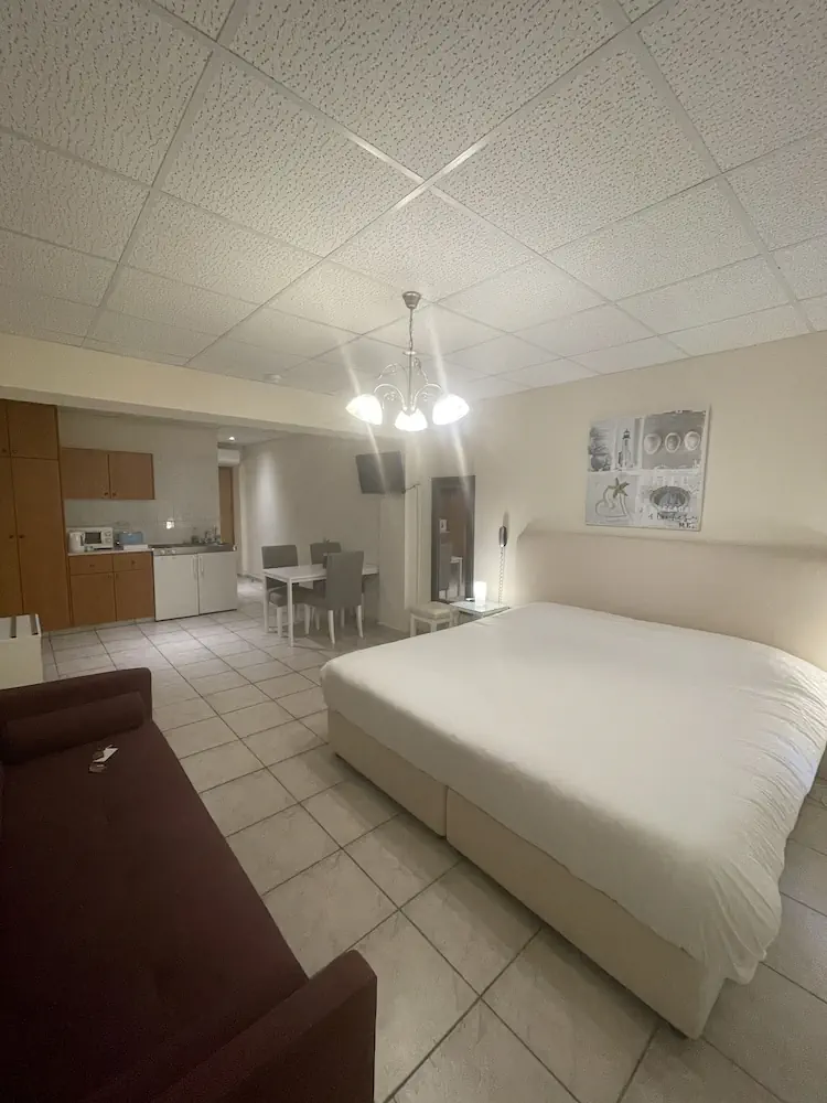 HOTEL: Vrachia Beach Hotel and Suites - Adults only