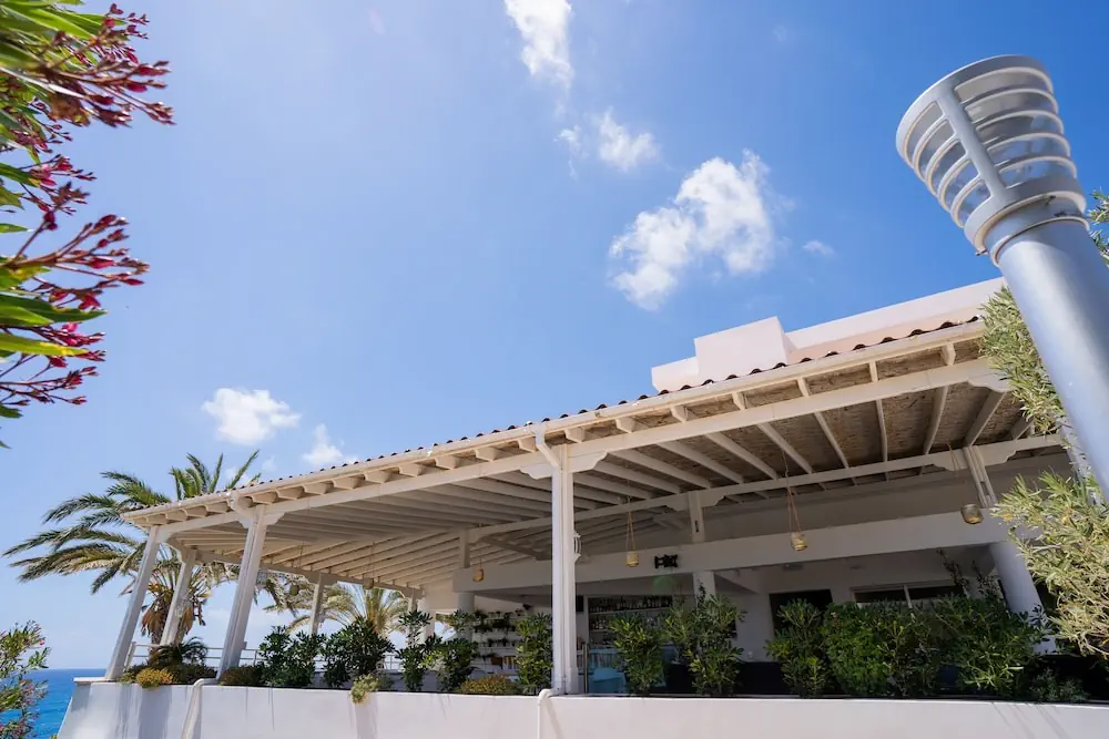 HOTEL: Vrachia Beach Hotel and Suites - Adults only