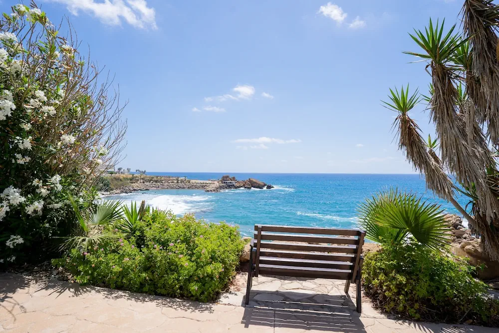 HOTEL: Vrachia Beach Hotel and Suites - Adults only