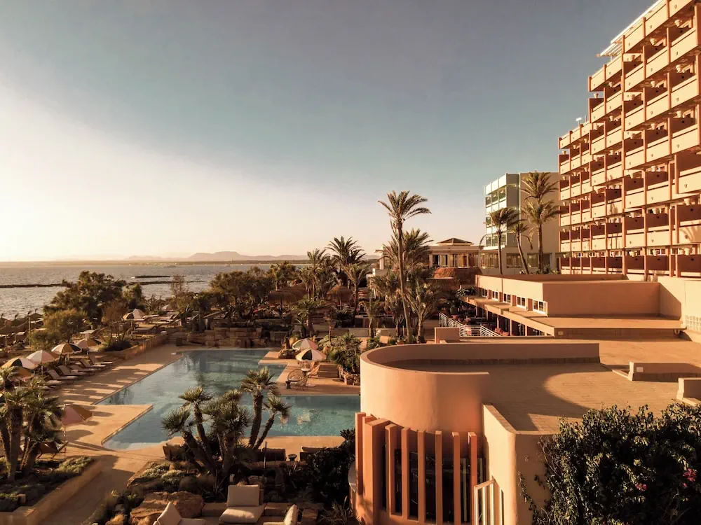 HOTEL: Bikini Island and Mountain Hotel Es Trenc – Adults only