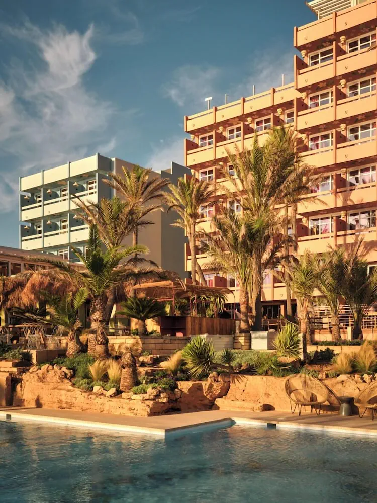 HOTEL: Bikini Island and Mountain Hotel Es Trenc – Adults only