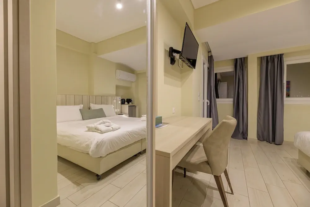 HOTEL: Iakinthos Tsilivi Beach