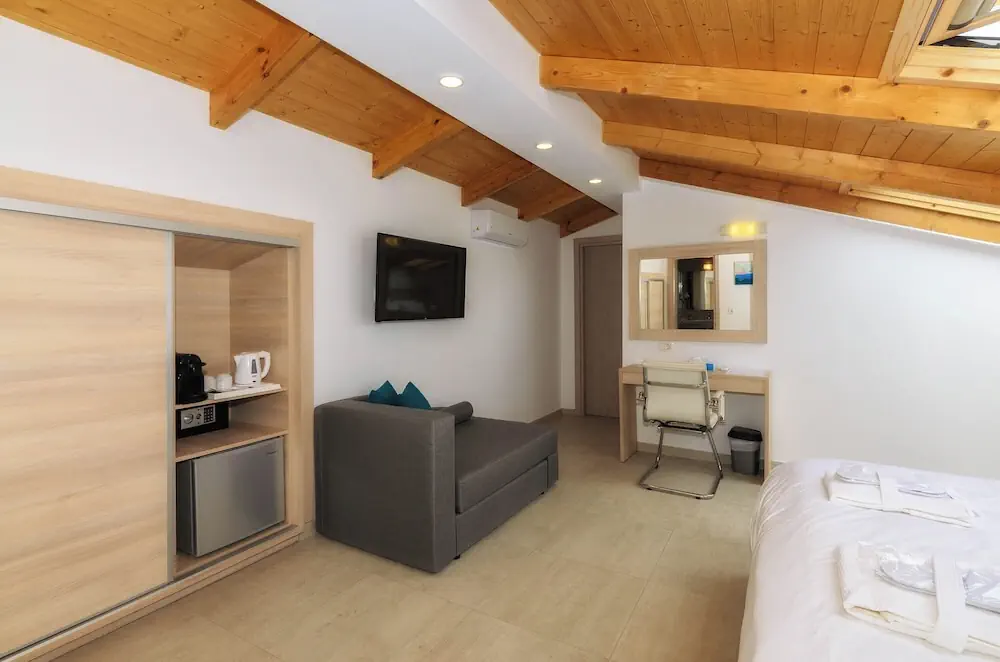 HOTEL: Iakinthos Tsilivi Beach