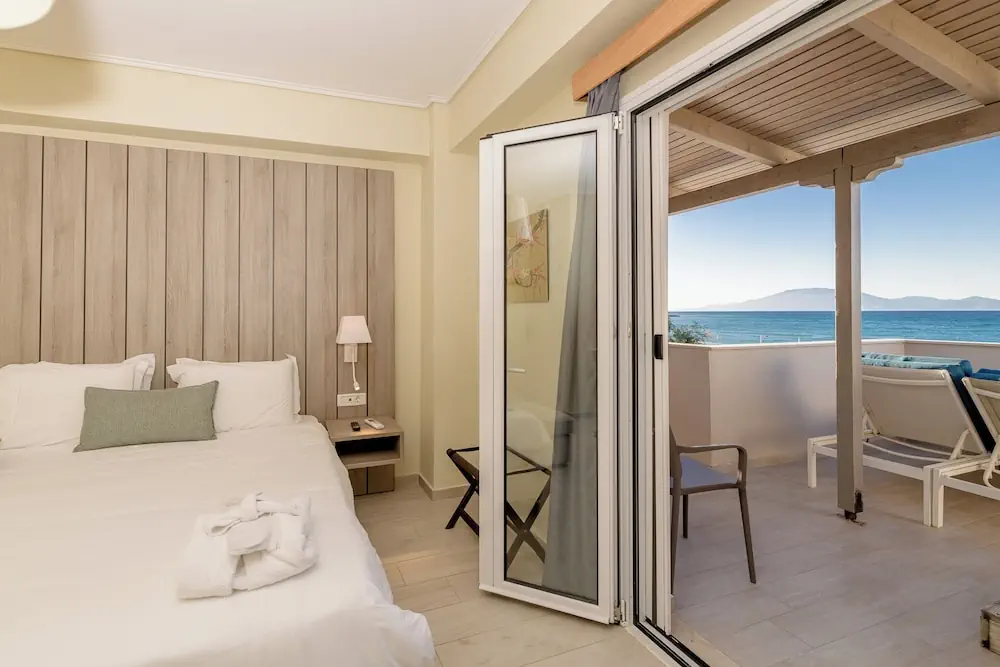HOTEL: Iakinthos Tsilivi Beach