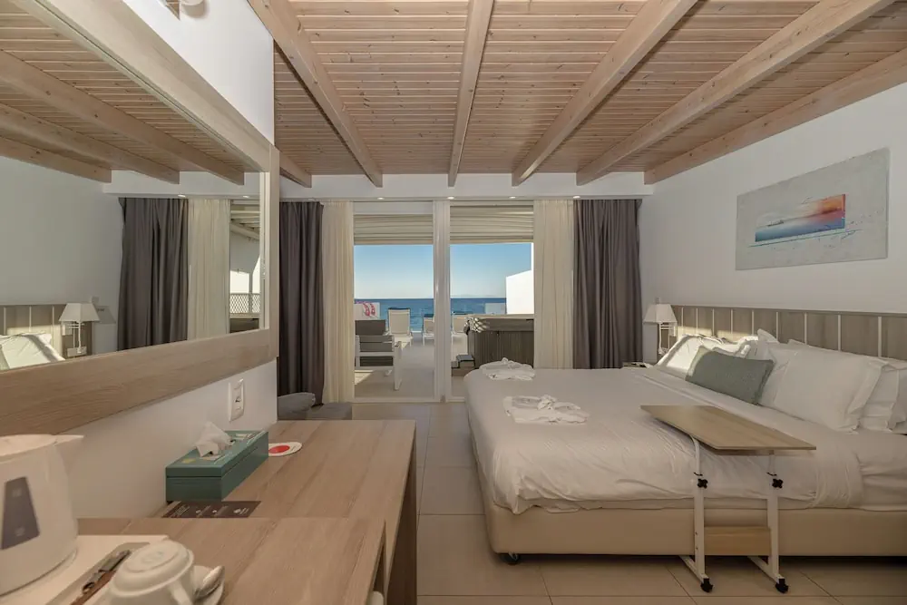 HOTEL: Iakinthos Tsilivi Beach