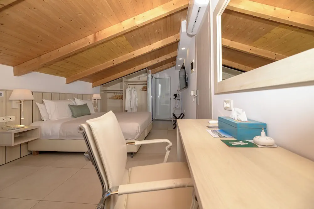 HOTEL: Iakinthos Tsilivi Beach