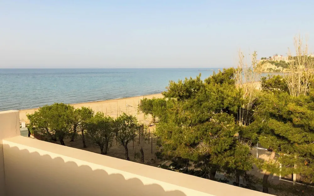 HOTEL: Iakinthos Tsilivi Beach
