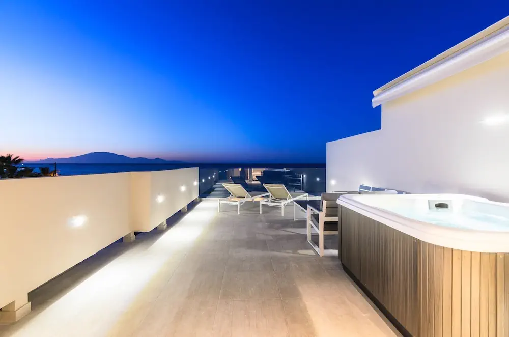 HOTEL: Iakinthos Tsilivi Beach