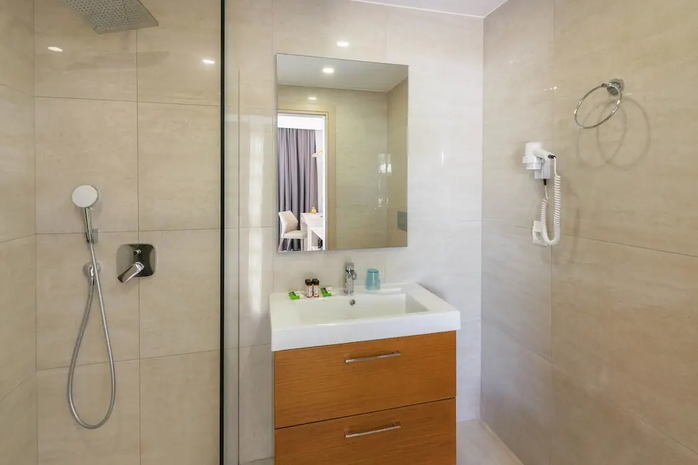 HOTEL: Iakinthos Tsilivi Beach