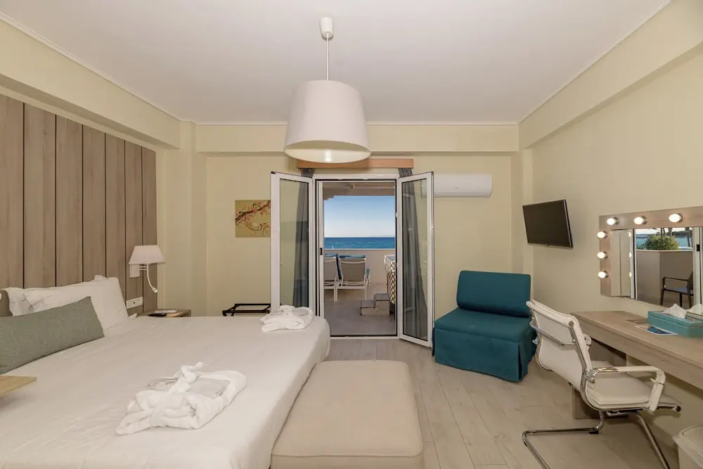 HOTEL: Iakinthos Tsilivi Beach