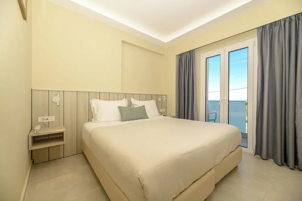 HOTEL: Iakinthos Tsilivi Beach
