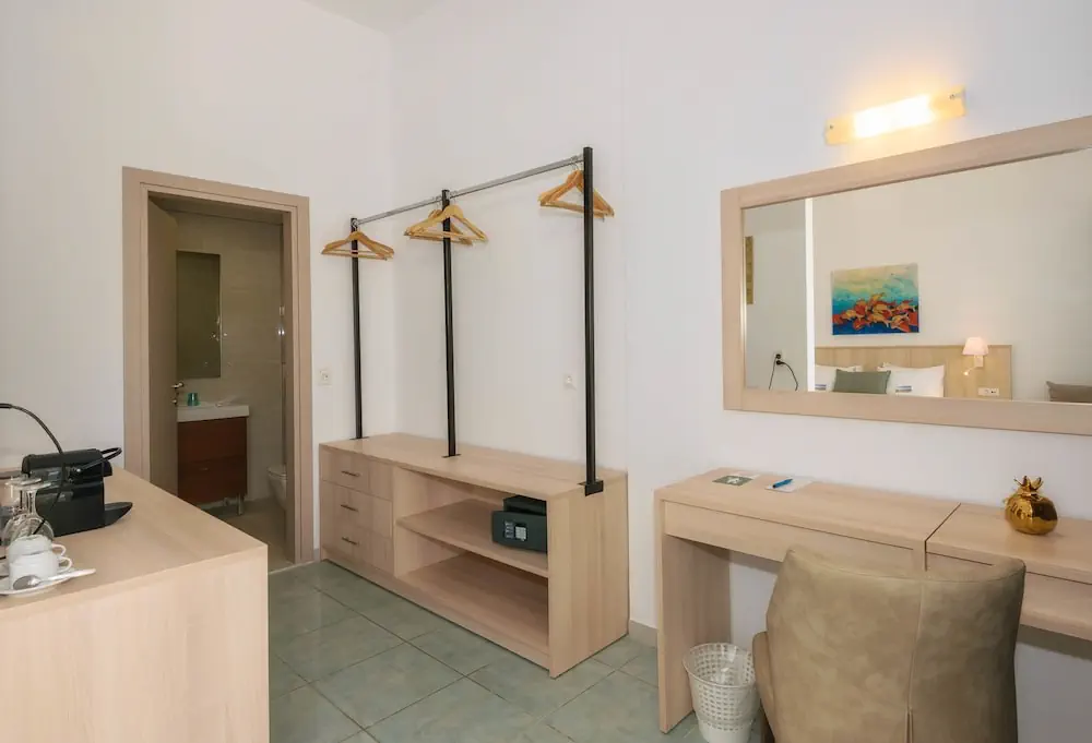 HOTEL: Iakinthos Tsilivi Beach