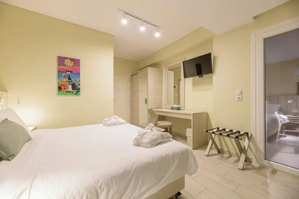 HOTEL: Iakinthos Tsilivi Beach