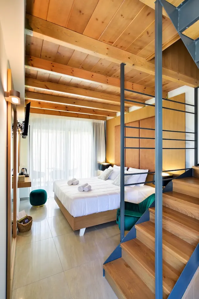 HOTEL: Elia Agia Marina Hotel