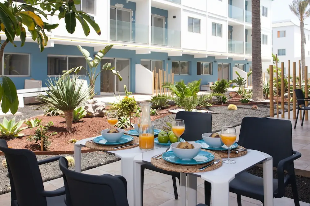 HOTEL: Bristol Sunset Beach