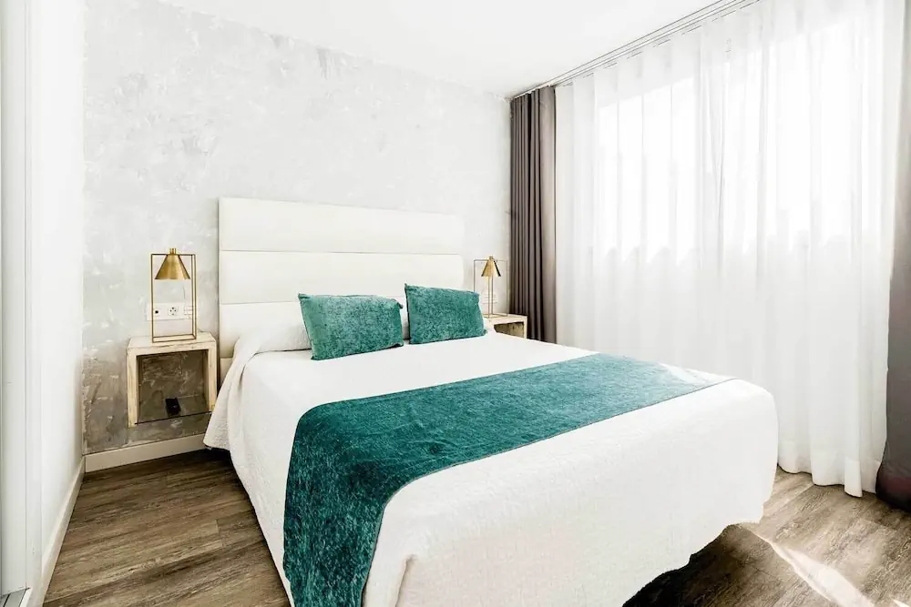 HOTEL: Bristol Sunset Beach