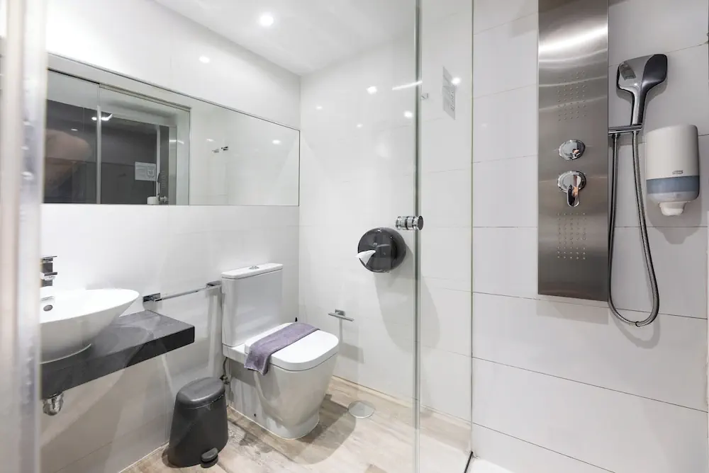 HOTEL: Bristol Sunset Beach