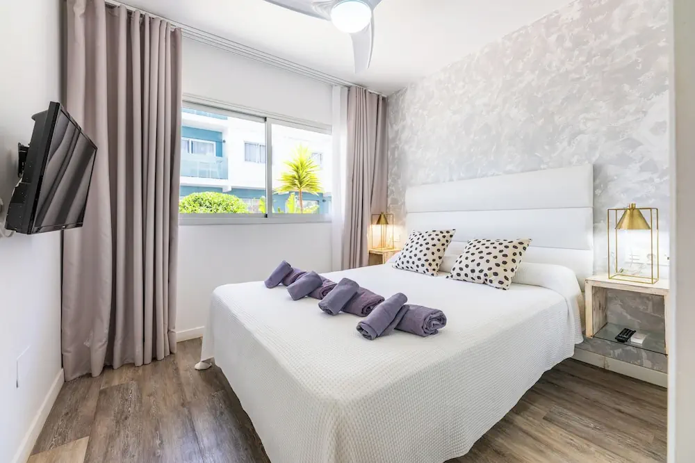 HOTEL: Bristol Sunset Beach
