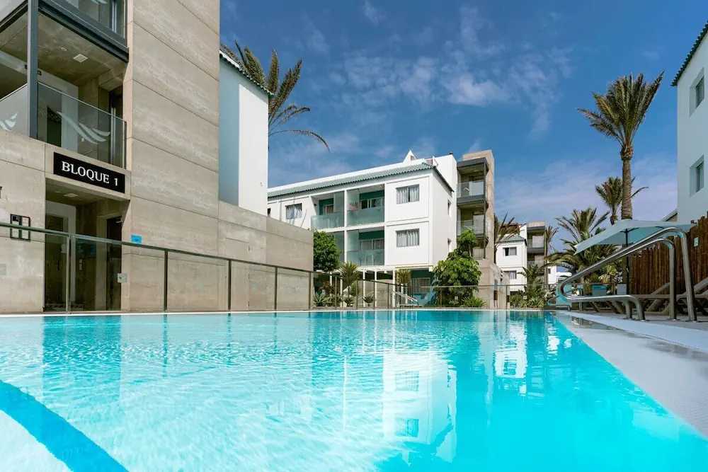 HOTEL: Bristol Sunset Beach