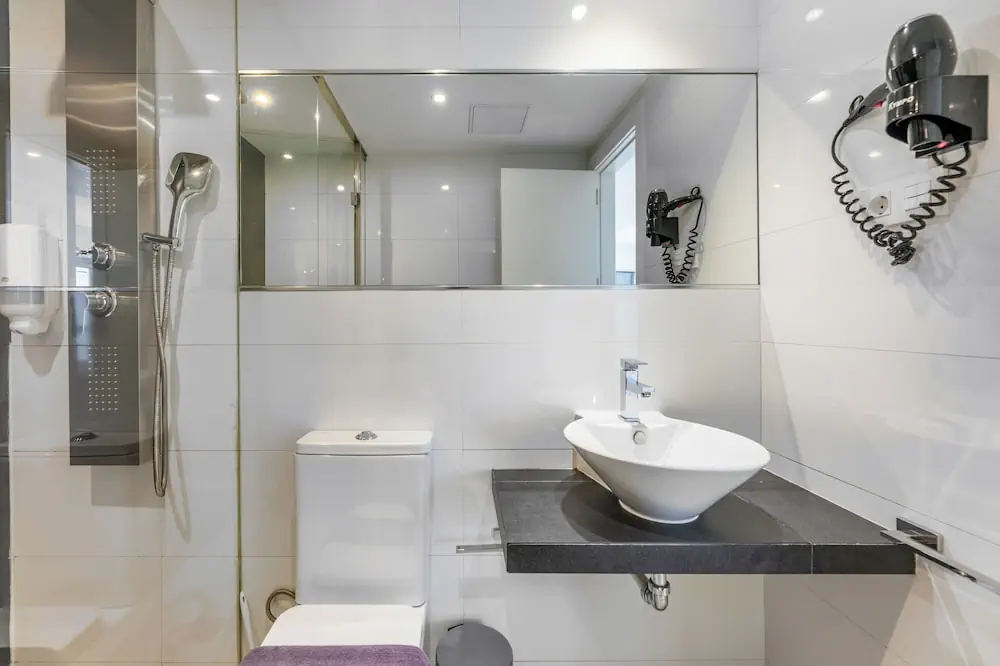 HOTEL: Bristol Sunset Beach
