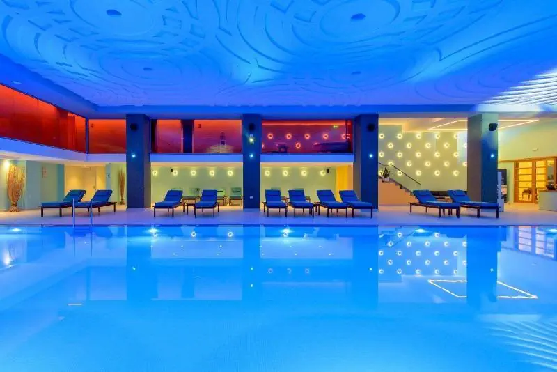 HOTEL ARINA BEACH RESORT